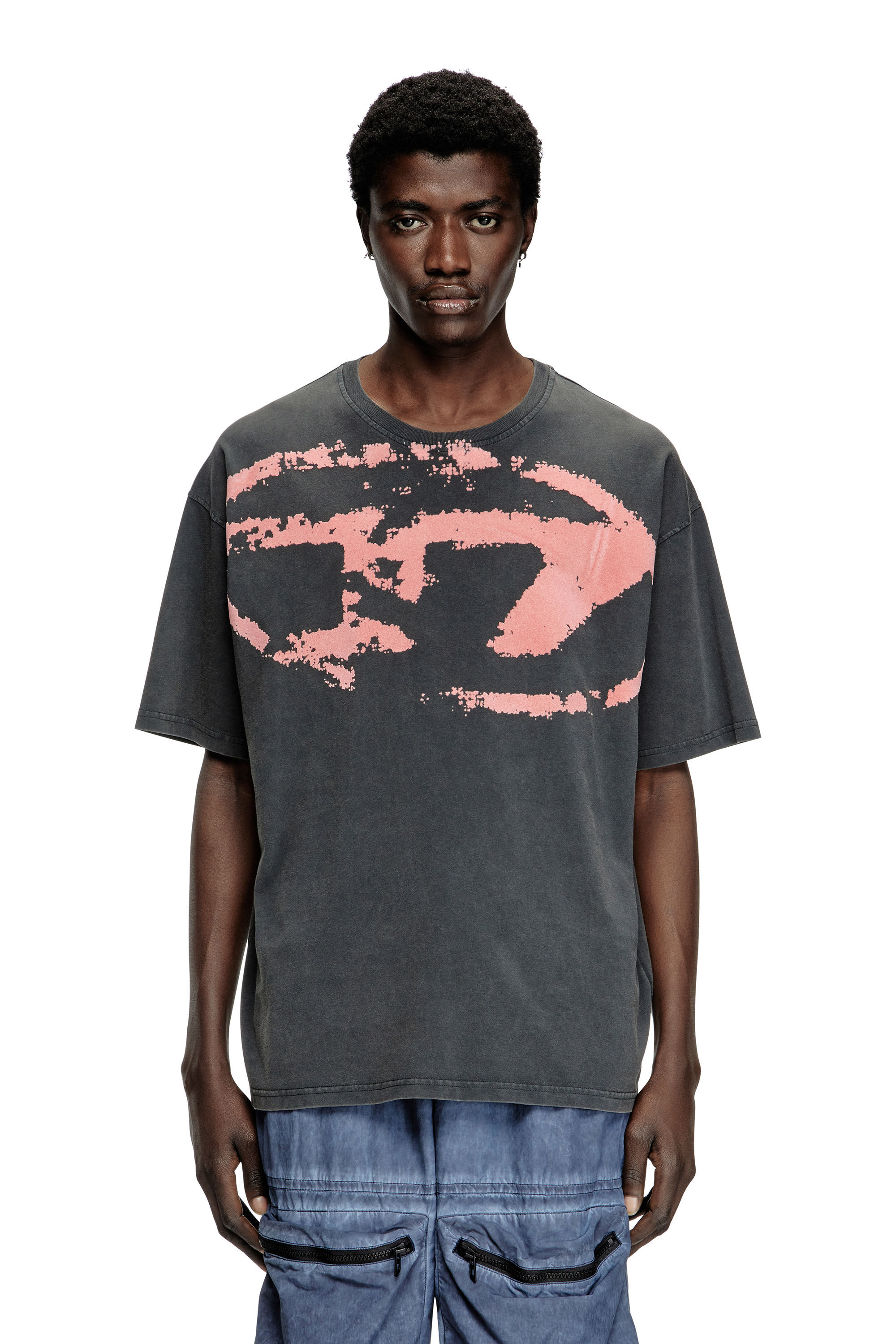 Diesel - T-BOXT-R21, T-shirt acid-wash con logo Oval D floccato Uomo in Nero - 3