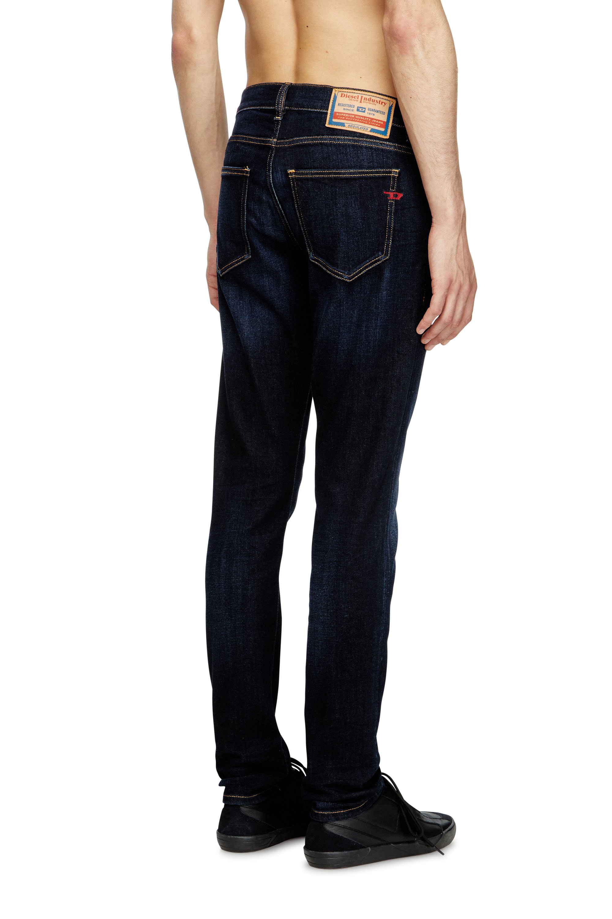 Diesel - Slim Jeans 2019 D-Strukt 009ZS Uomo, Blu Scuro - Image 4