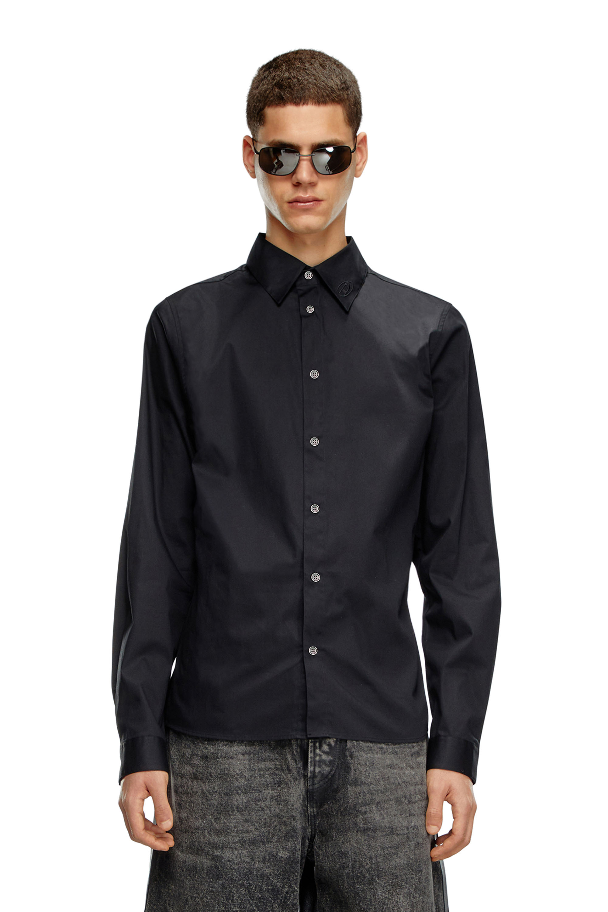Diesel - S-FITTY-A, Camicia con logo ricamato sul colletto Uomo in Nero - 1