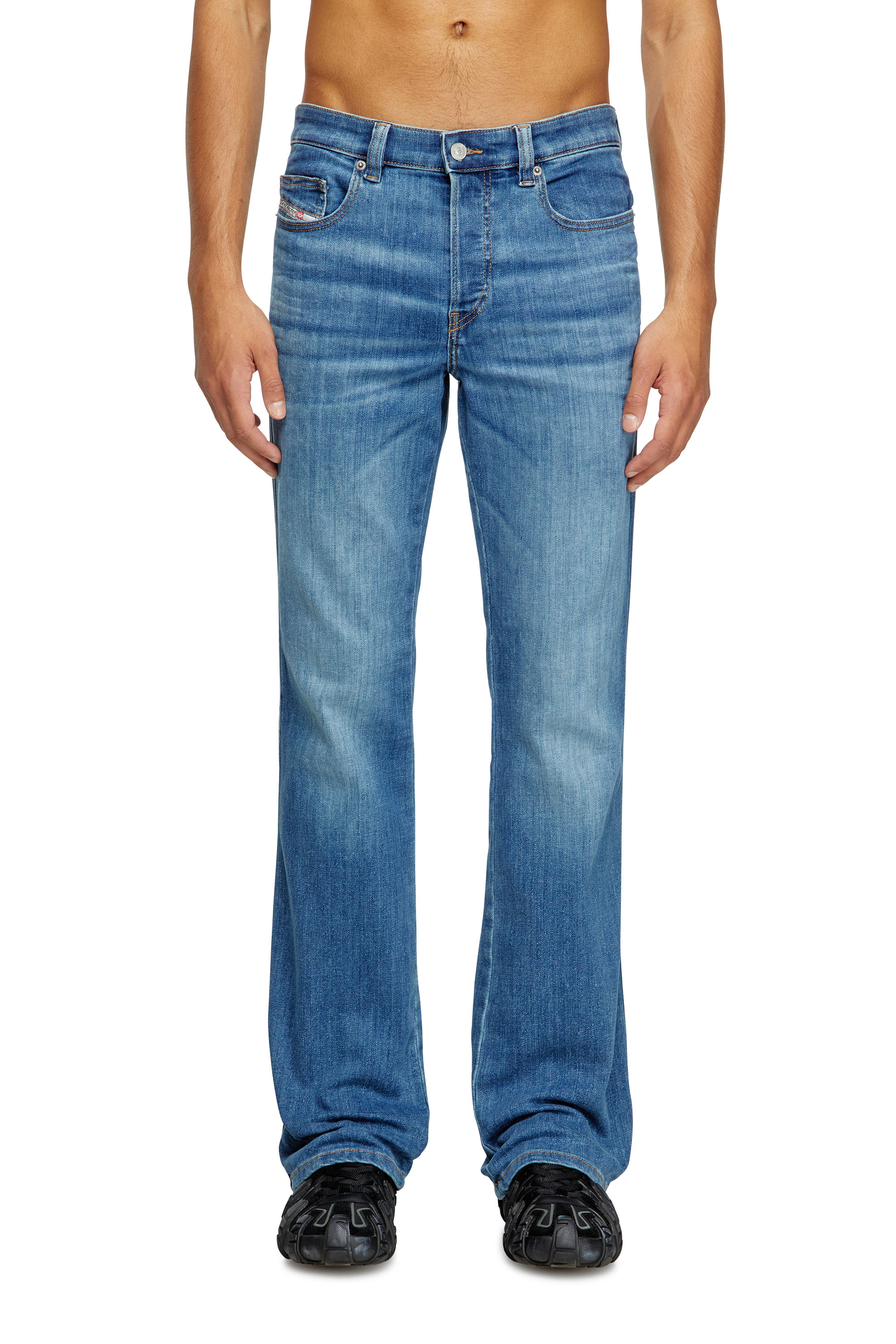 Diesel - Bootcut Jeans 1998 D-Buck 0GRDP Uomo, Blu medio - Image 1