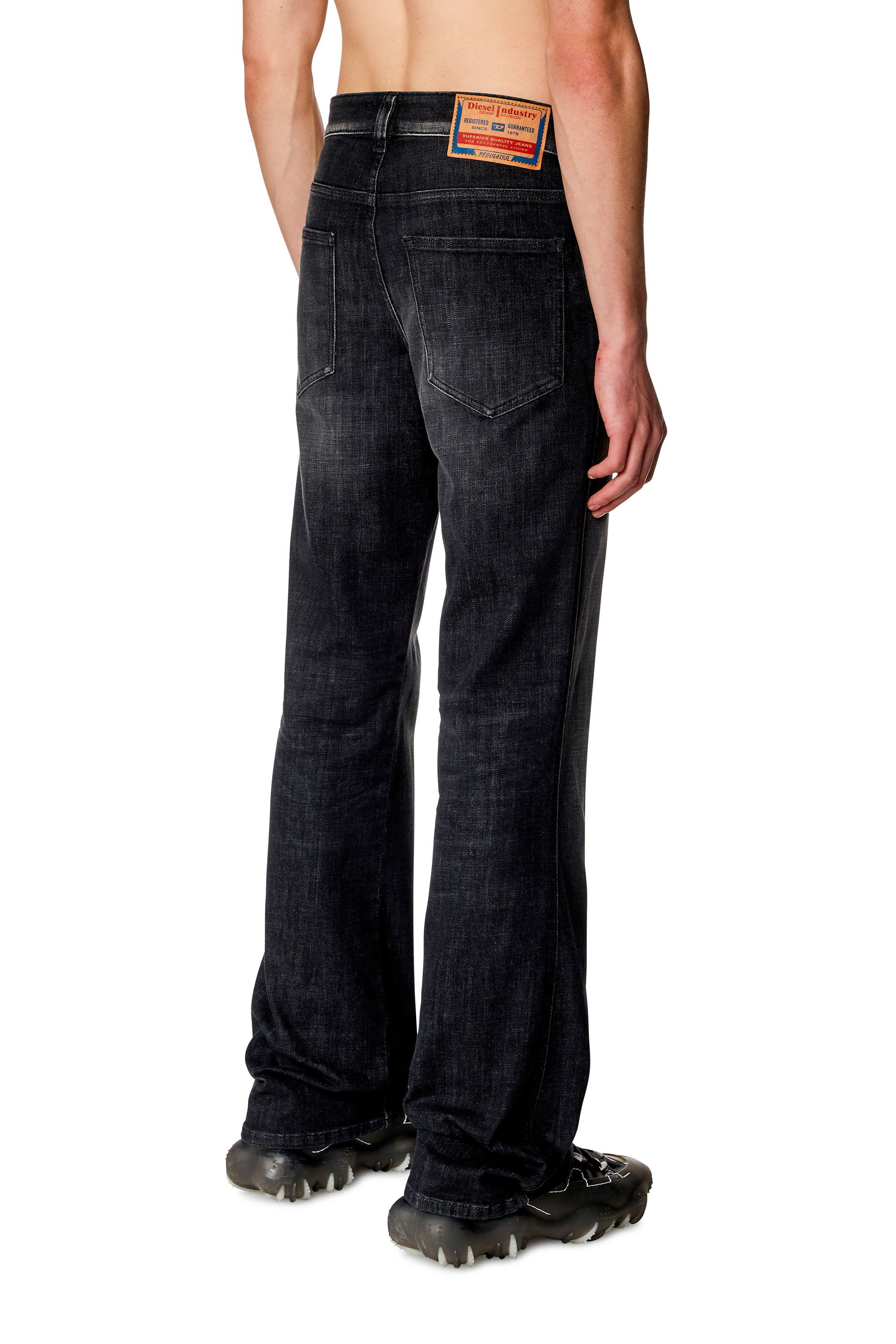 Diesel - Bootcut Jeans 1998 D-Buck 09H34 Uomo, Nero/Grigio scuro - Image 4