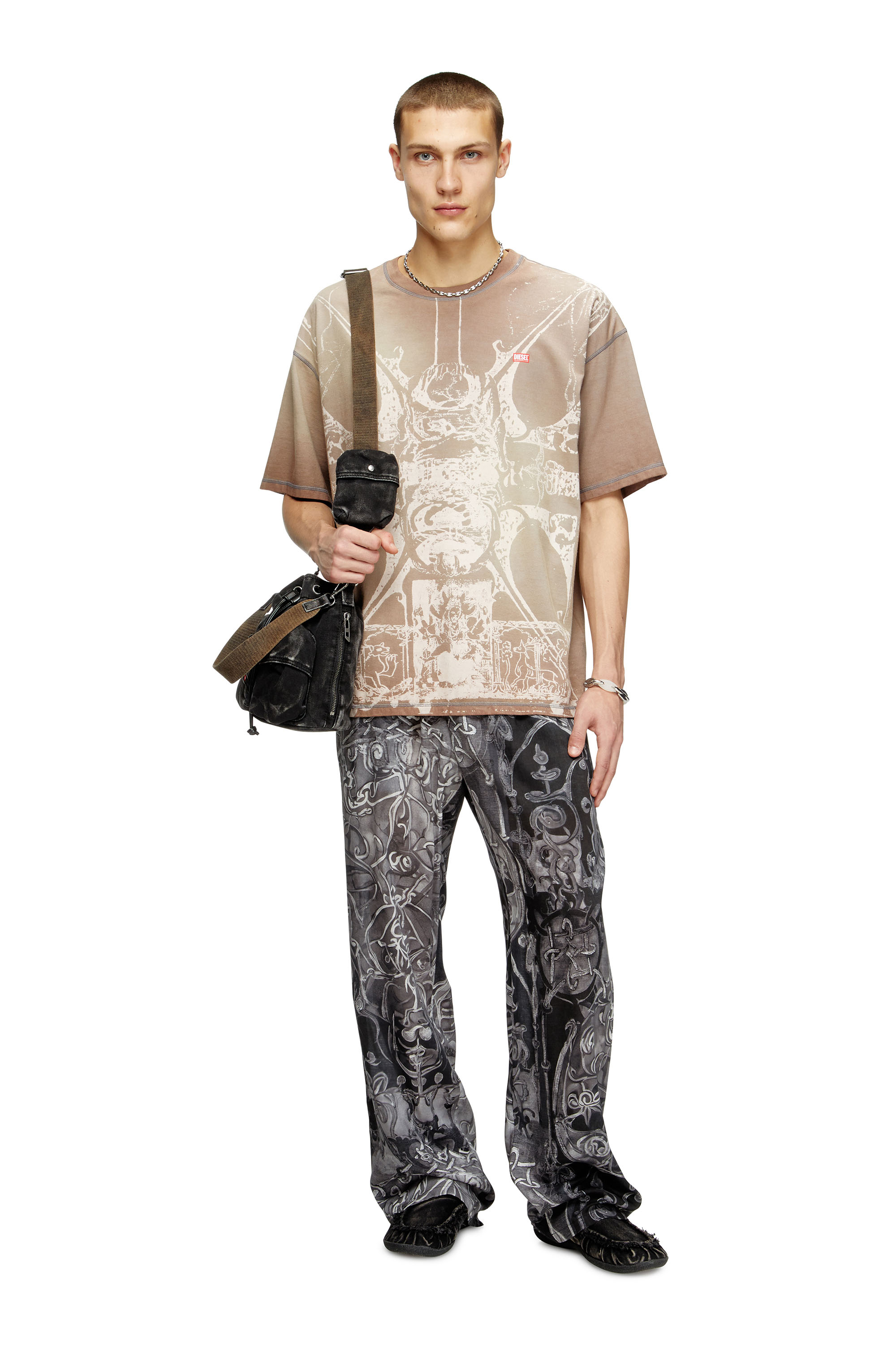 Diesel - T-BOXT-T13, T-shirt with tonal medieval print Uomo in Marrone - 2